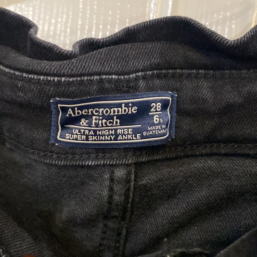 Abercrombie Black ultra high rise ankle skinny jeans - Picture 2 of 5
